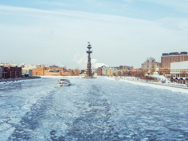 Les Sculptures Fascinantes du Canal du Midi : Une Fusion Envoûtante d'Art et d'Histoire